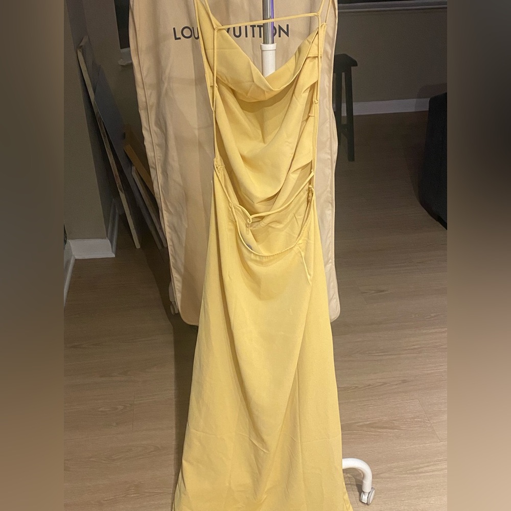 long backless dress